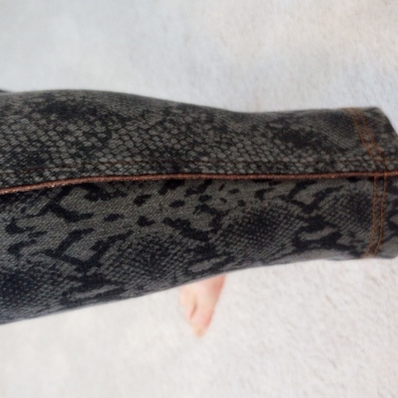 Lysse Snake Print Leggings - Picture 3 of 9